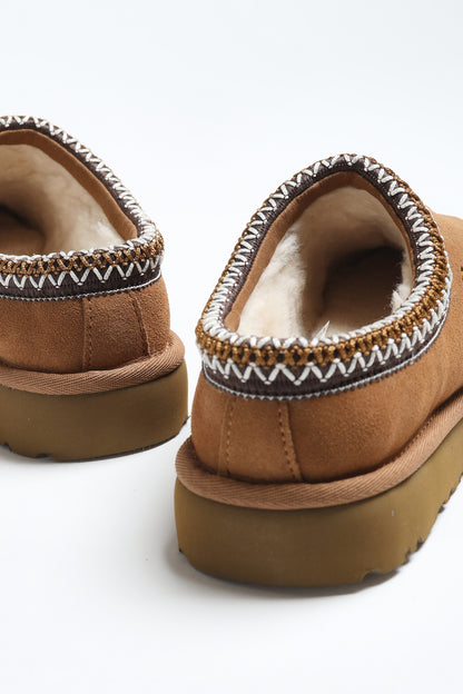 Slipper Tasman in ChestnutUGG - Anita Hass