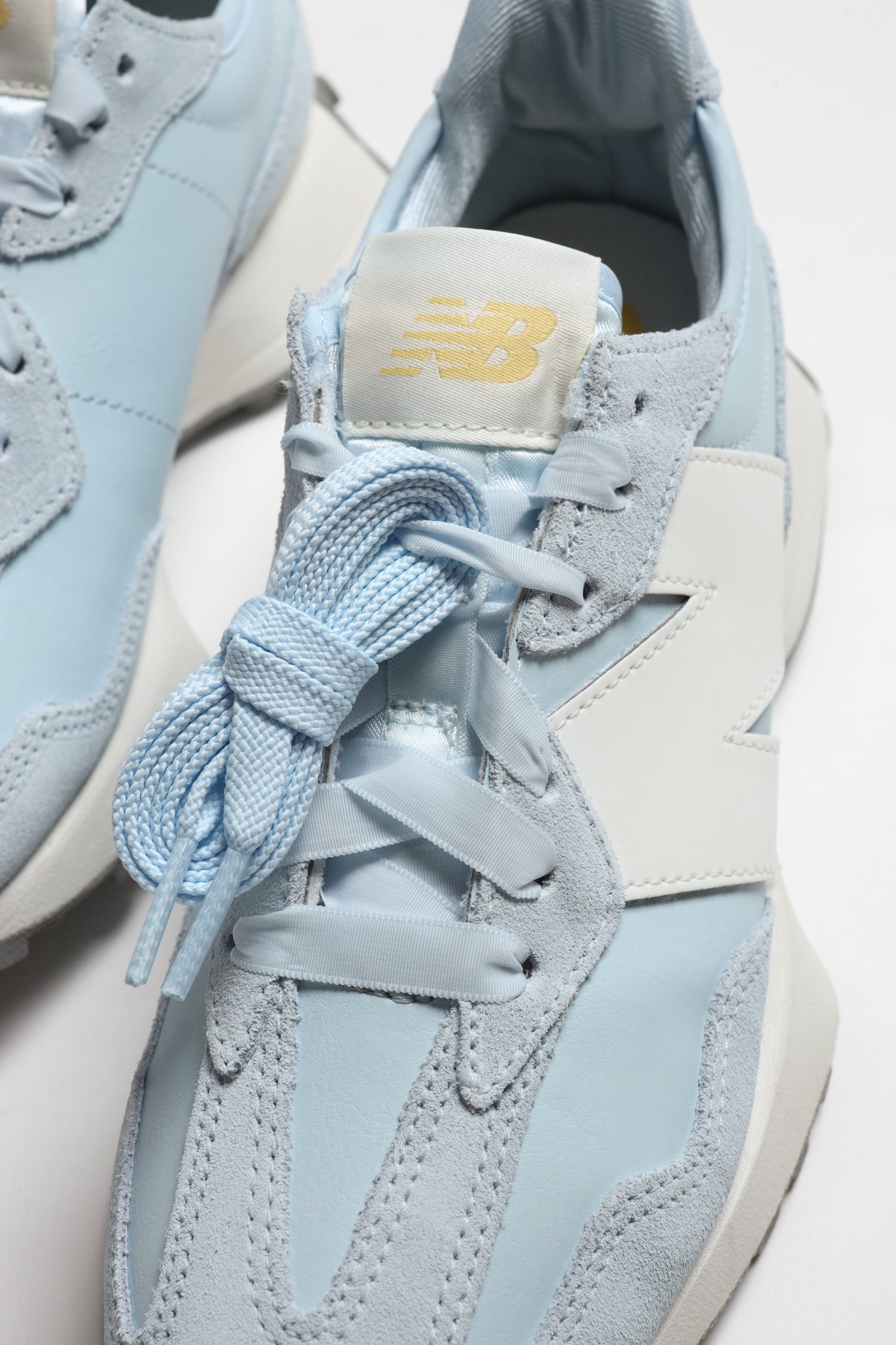 Sneaker 327 in Quarry Blue/Sea SaltNew Balance - Anita Hass