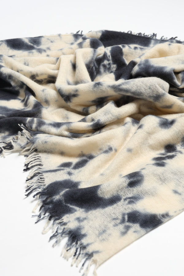 Cashmere scarf batik in Icebear/Shade