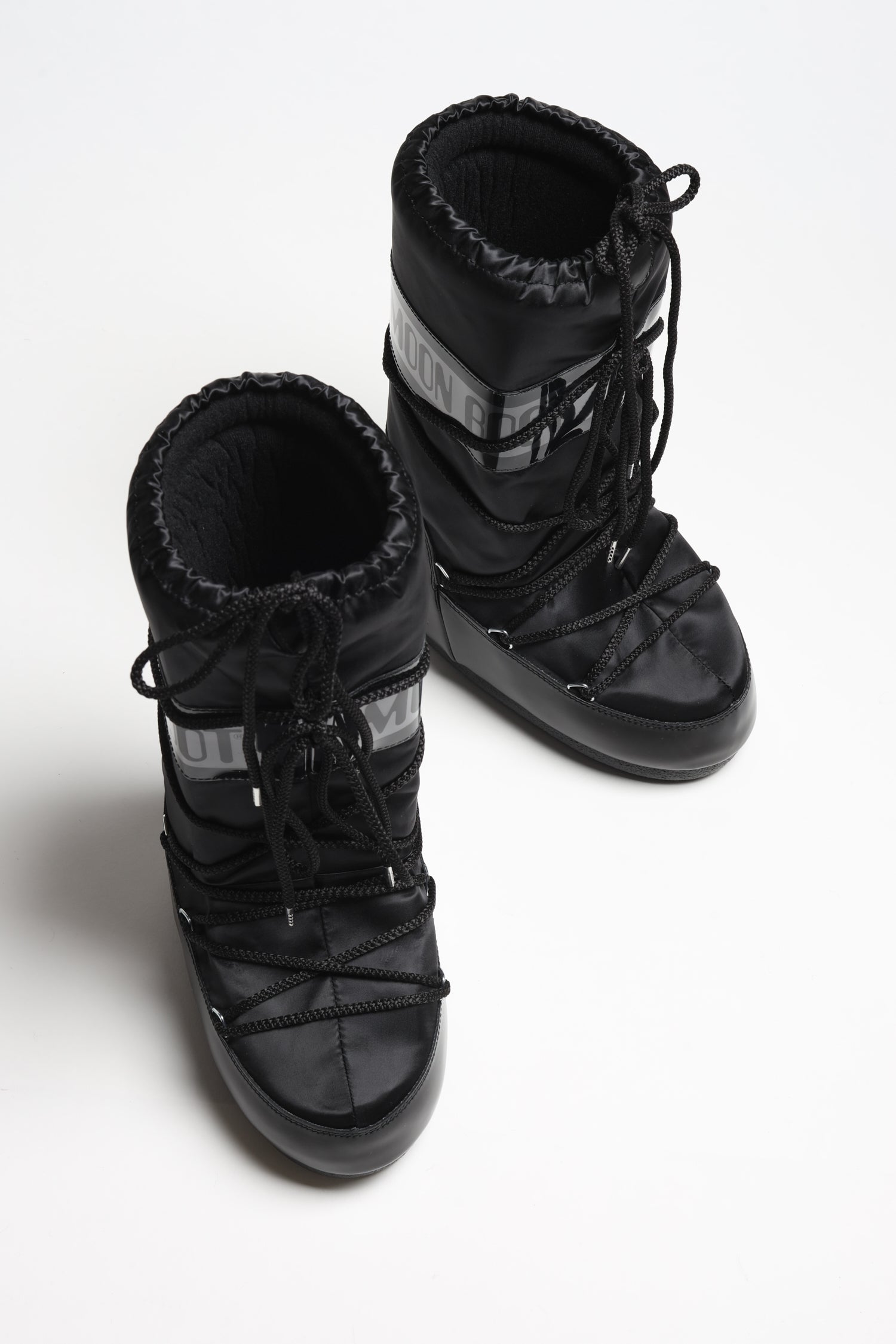 Moon Boot Icon Glance Winterstiefel – Schwarz Satin, Unisex, Mit Schaumstoff-Innenfutter & Saugnapf-Sohle