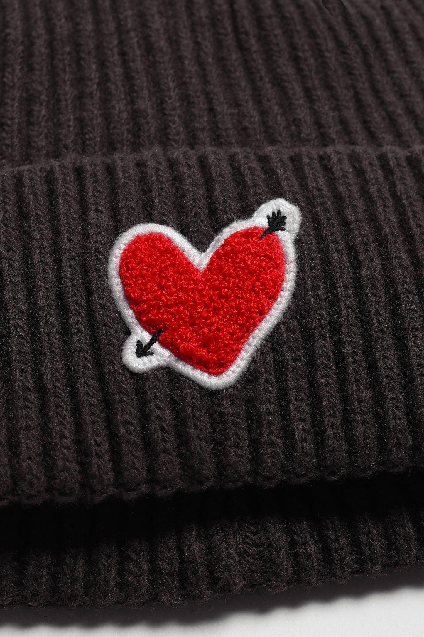 Heart' hat in brown