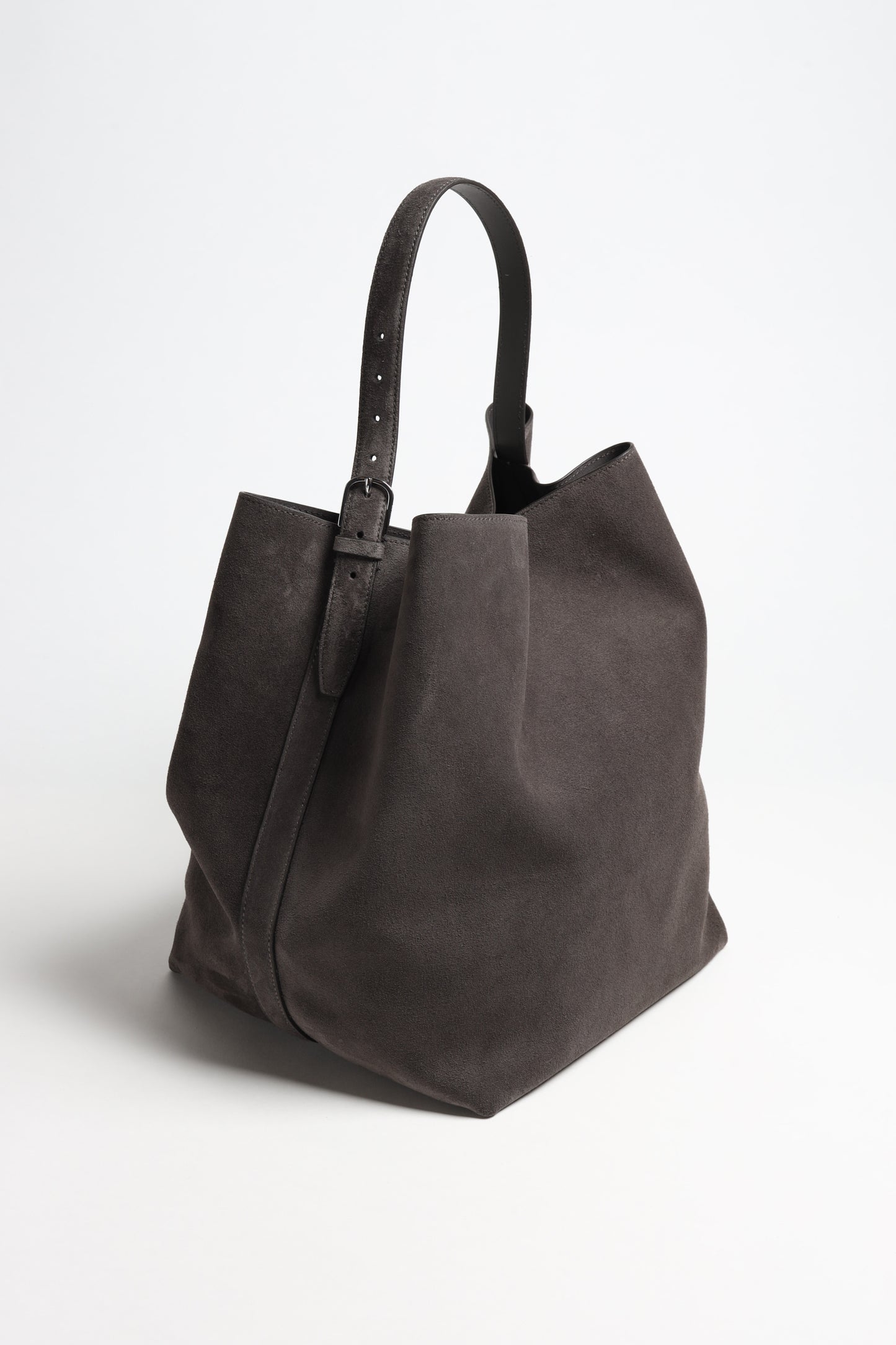 Tasche Belted Suede in GraniteToteme - Anita Hass