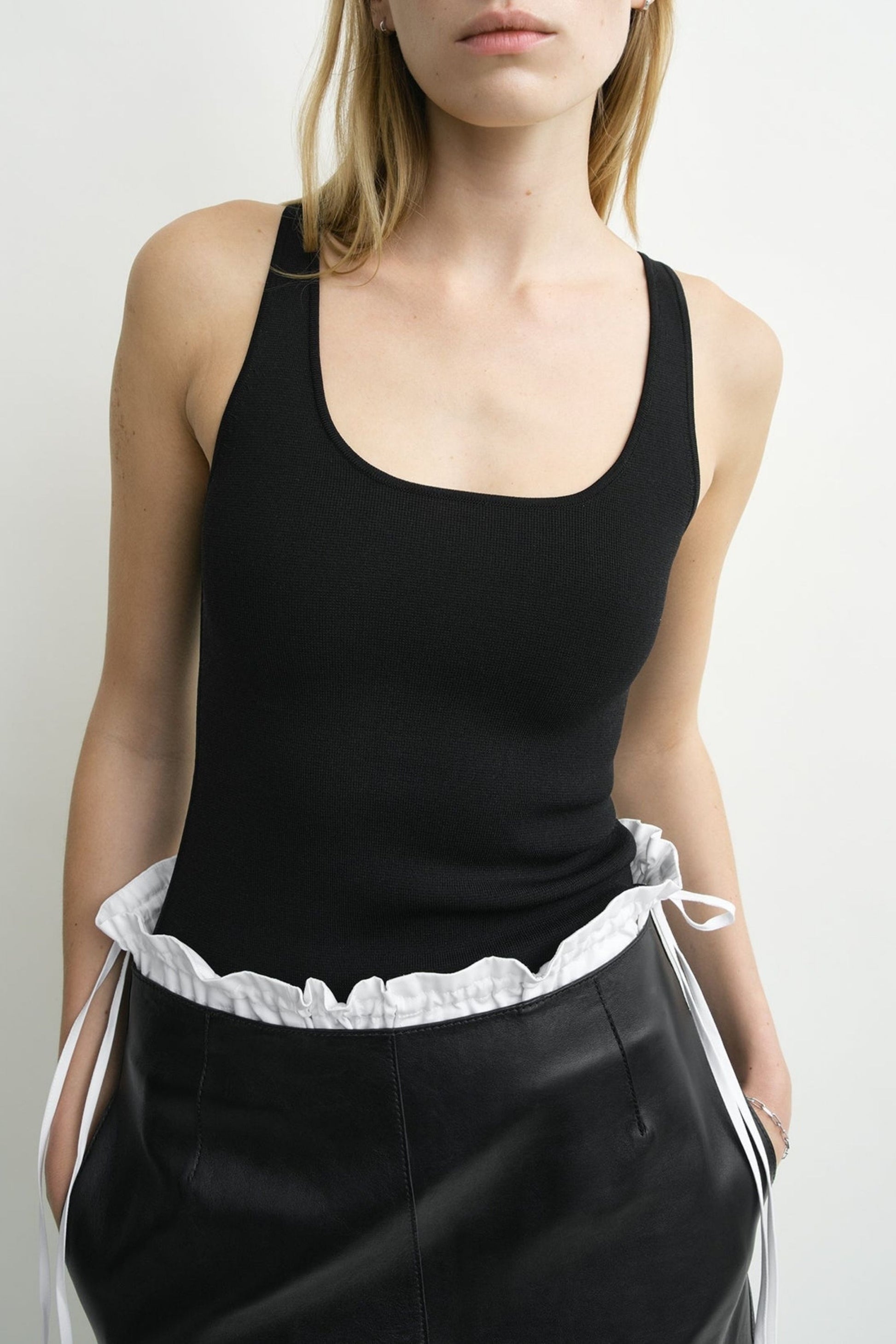 Top Compact Knit in SchwarzToteme - Anita Hass