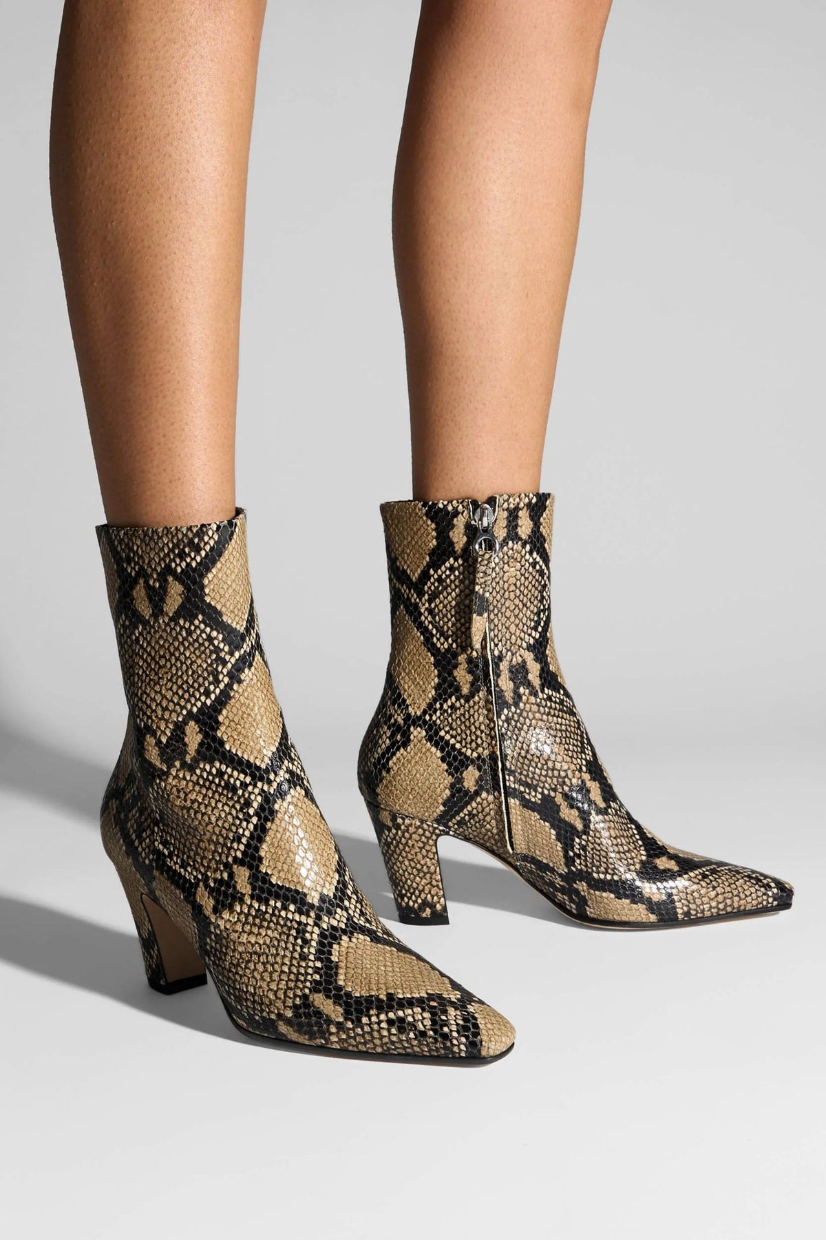Boots Maris in Snake Hazelnut Aeyde