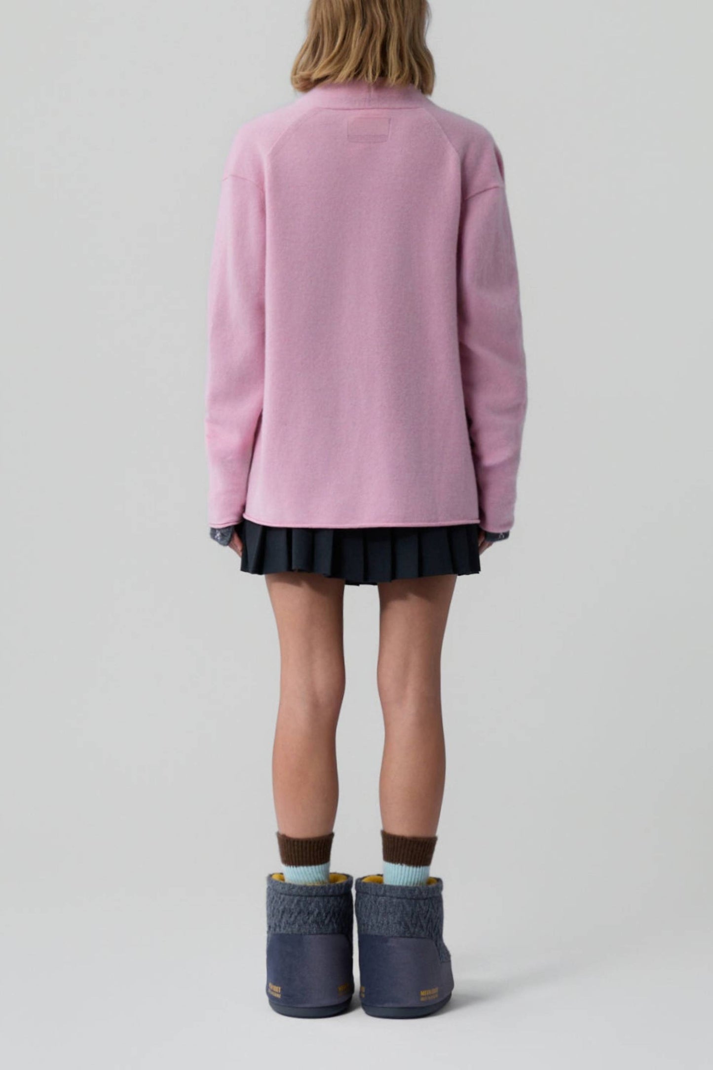 Cardigan Everywear in DaybreakGuest in Residence - Anita Hass