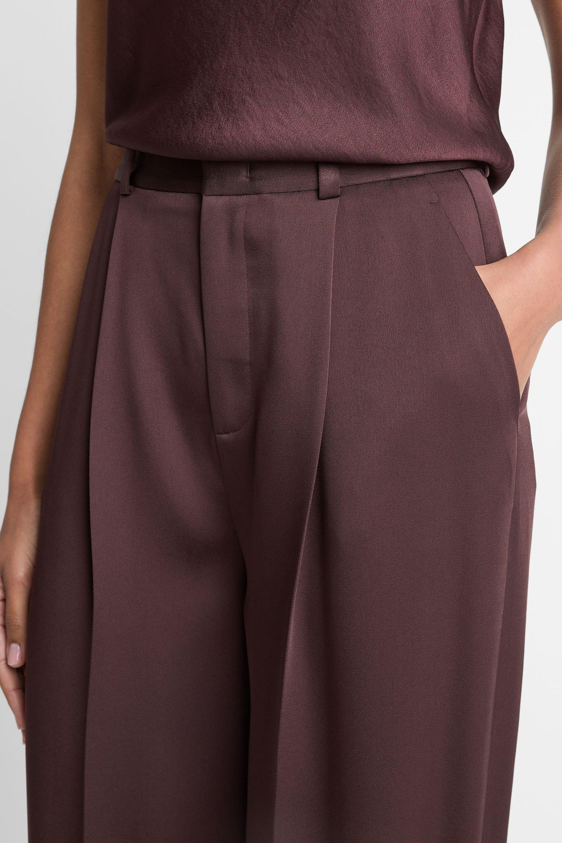 Hose Satin Pleated in Dark FigVince - Anita Hass