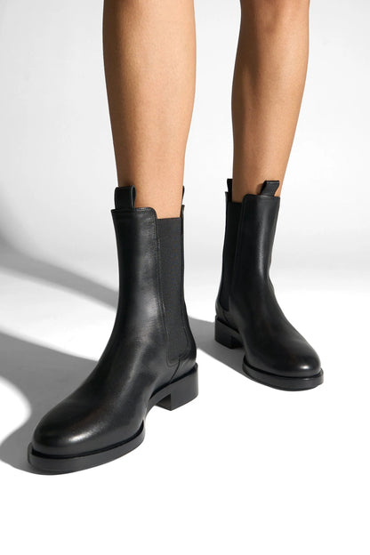 Boots Caspar in Schwarz Aeyde