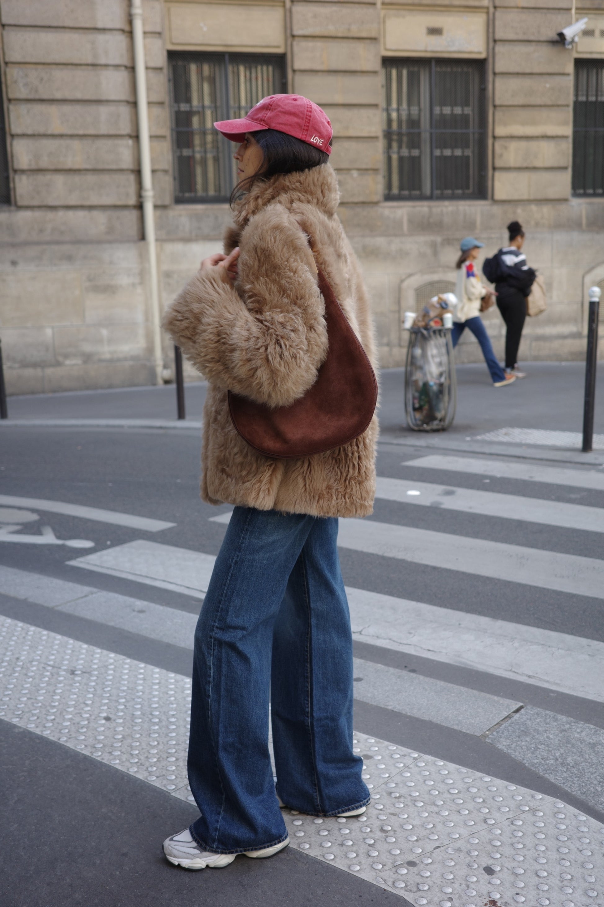 Tasche Florence in Espresso SuedeSavette - Anita Hass