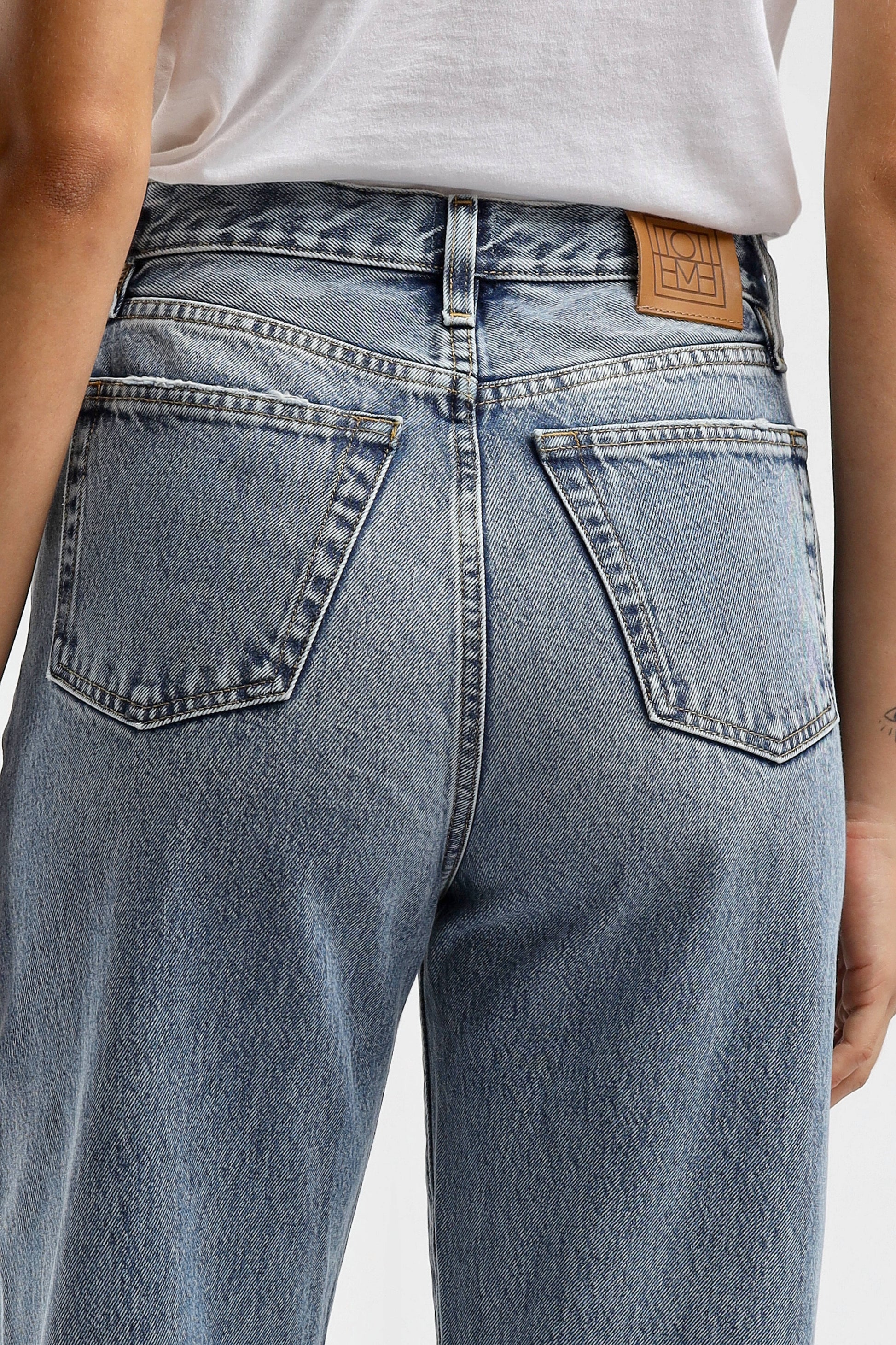 Jeans Twisted Seam in Worn BlueToteme - Anita Hass