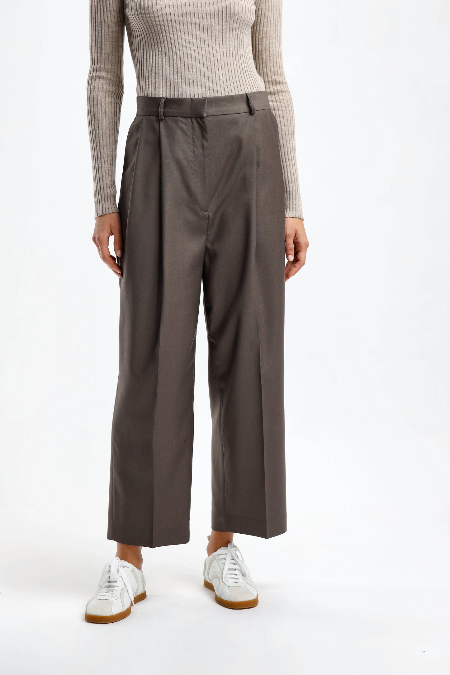 Hose Double-Pleated Crop in AshToteme - Anita Hass
