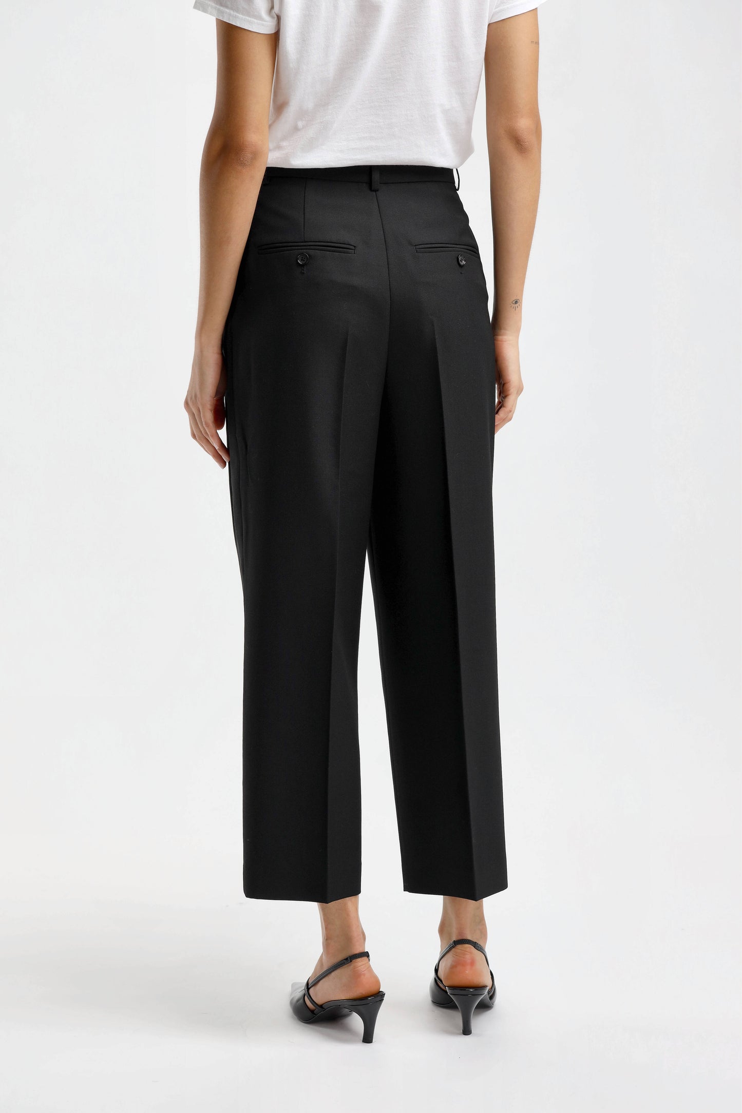 Hose Double-Pleated Crop in SchwarzToteme - Anita Hass