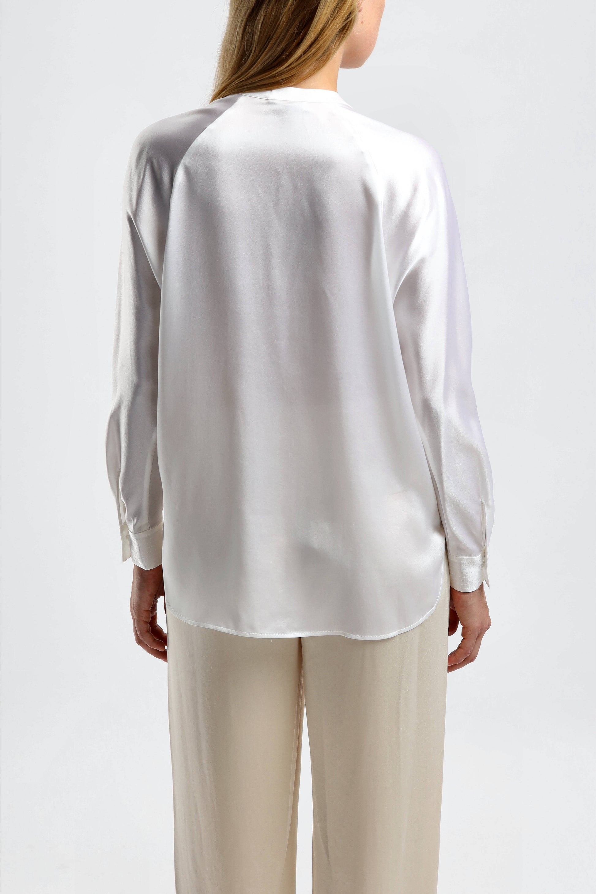 Seidenbluse Band Collar in Optic WhiteVince - Anita Hass