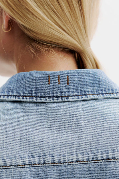 Hira denim blouse in light wash