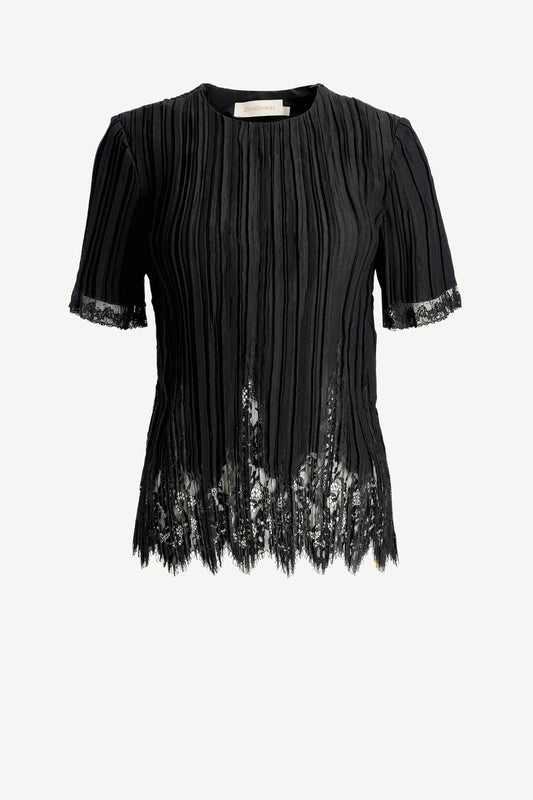 Pleated top in black