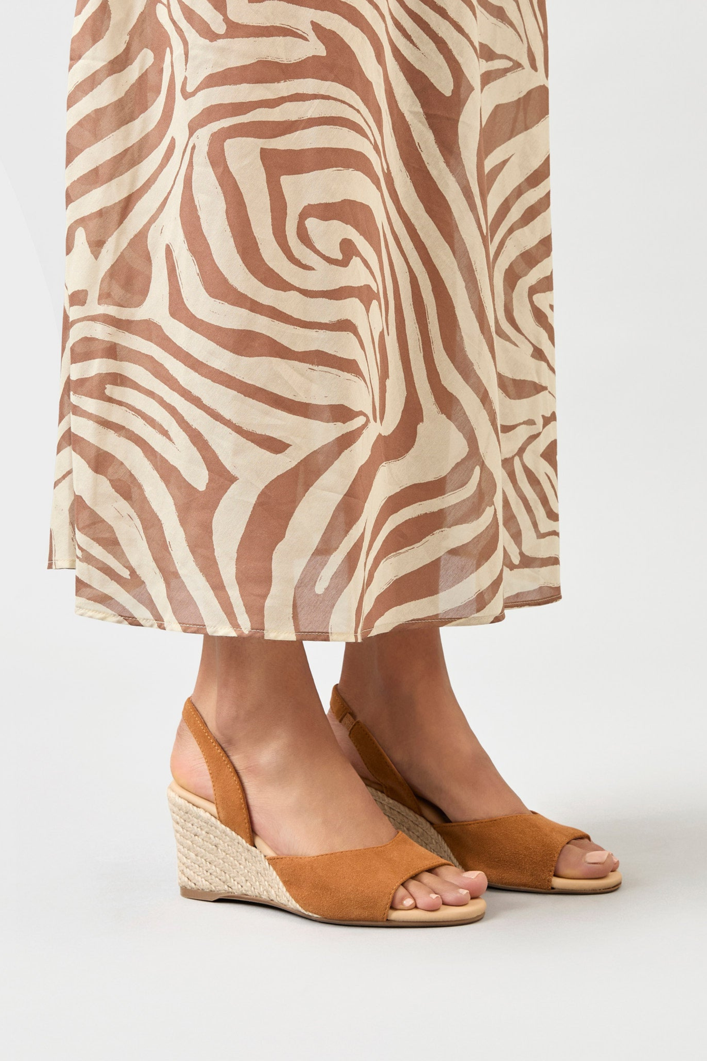 Wedges Slingback in Suede Almond