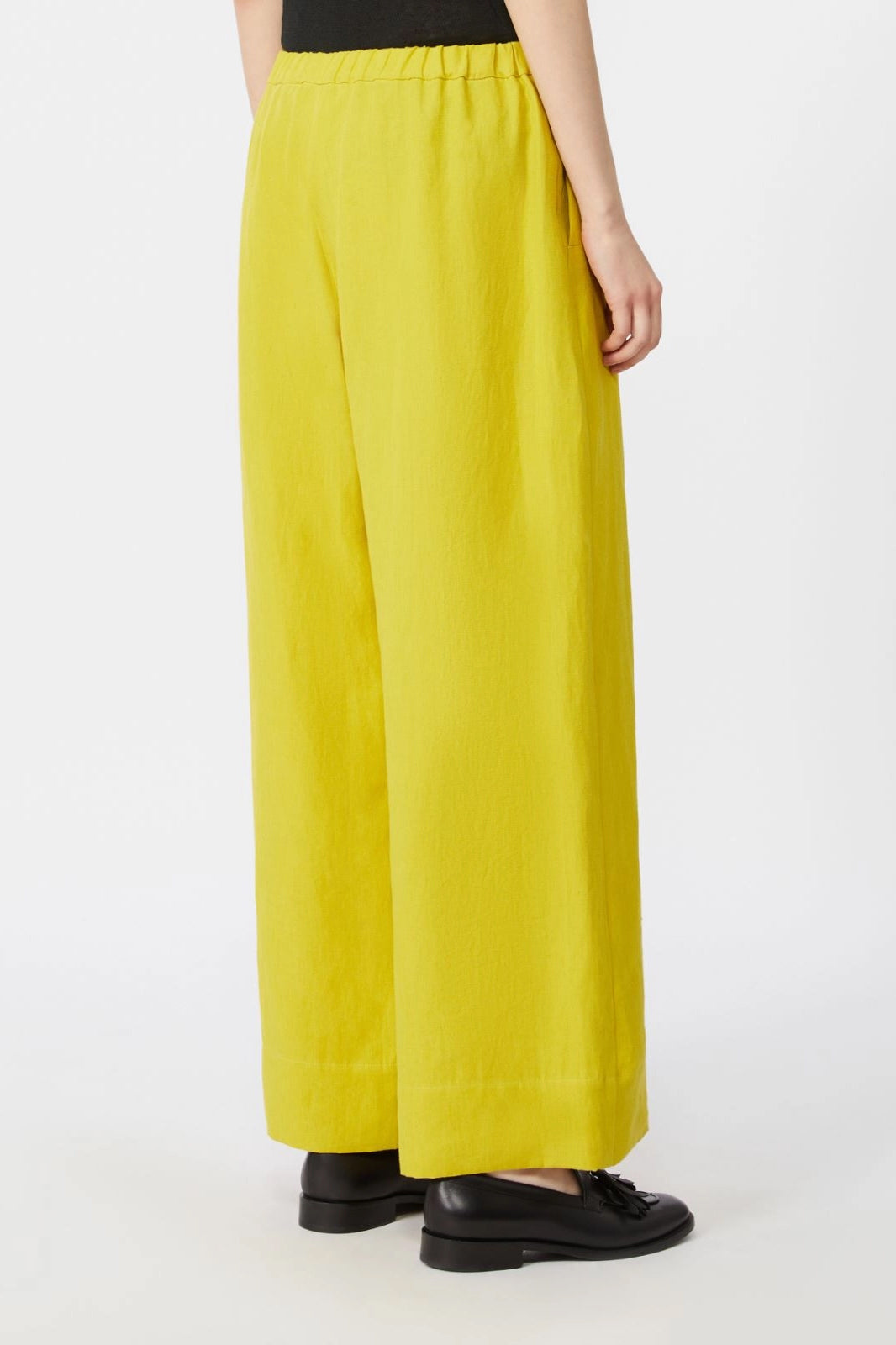 Hose Aurora in LimonS Max Mara - Anita Hass