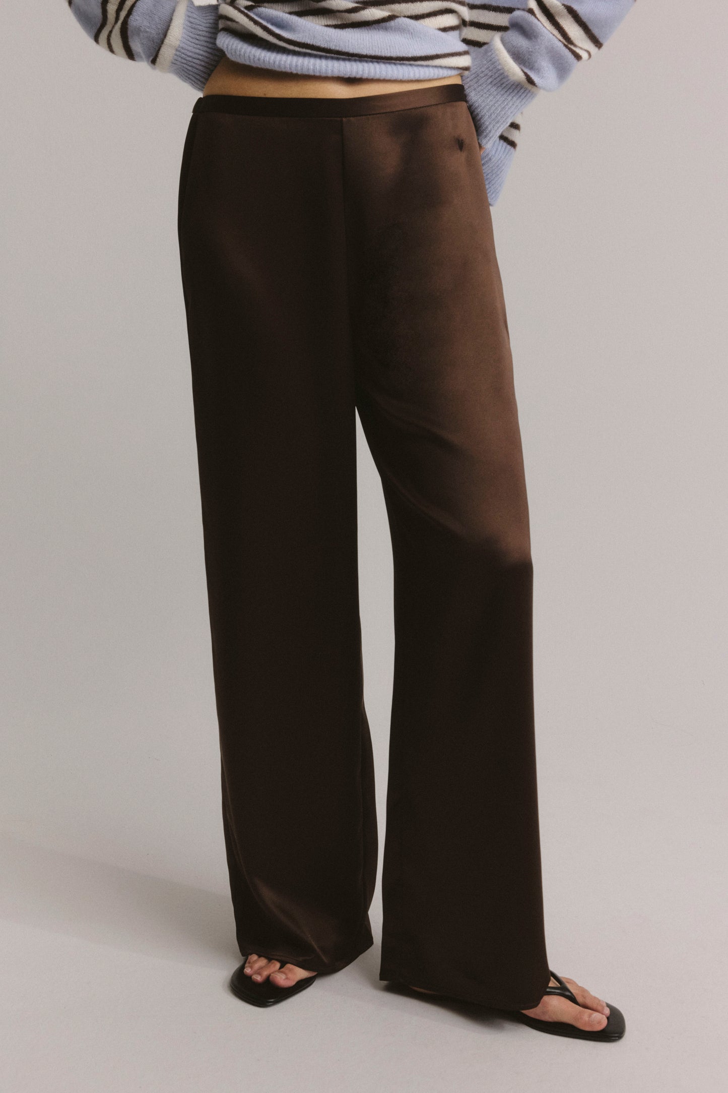 Elegant Flow trousers in dark brown