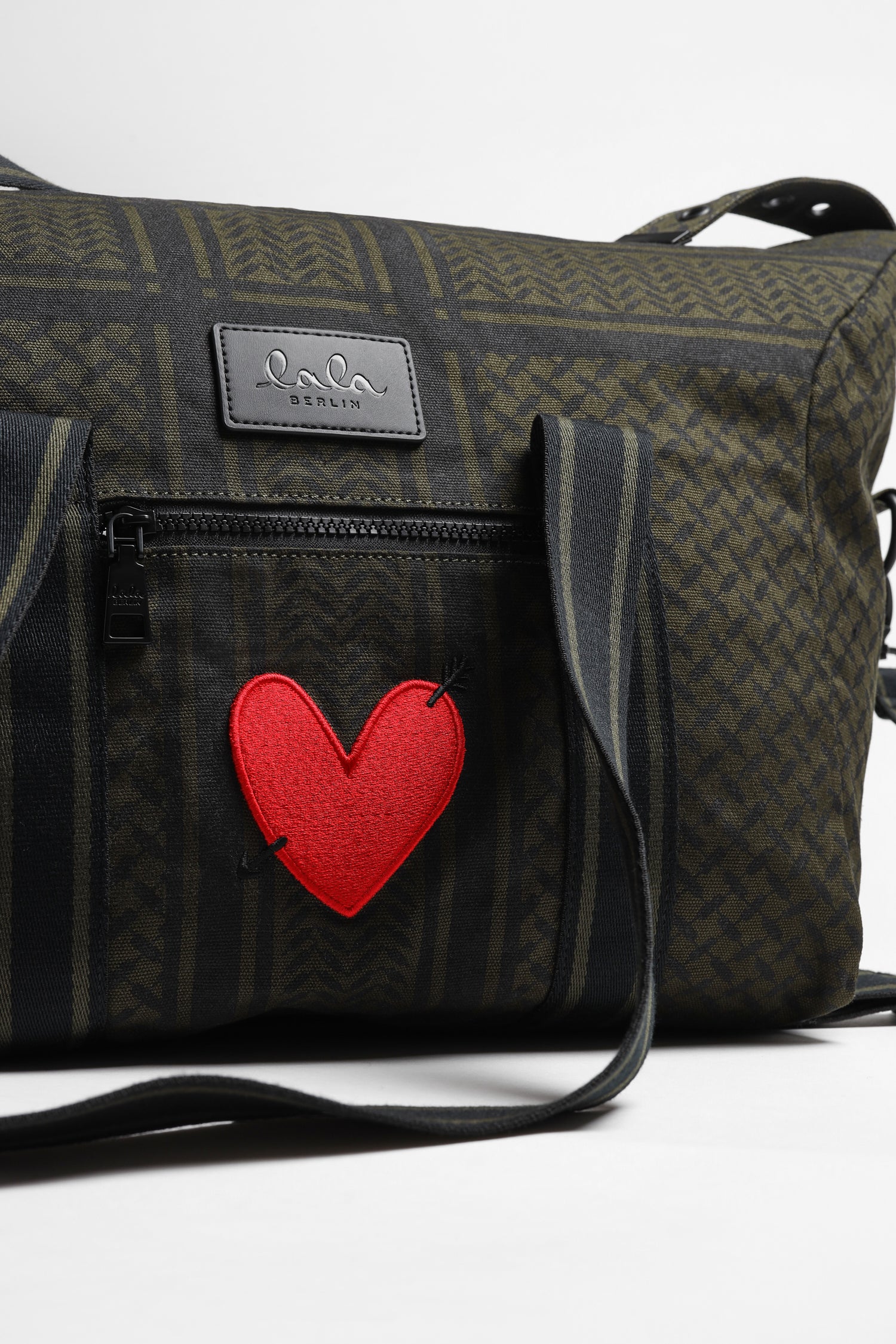 Bag Muriel 'Heart' in olive –1