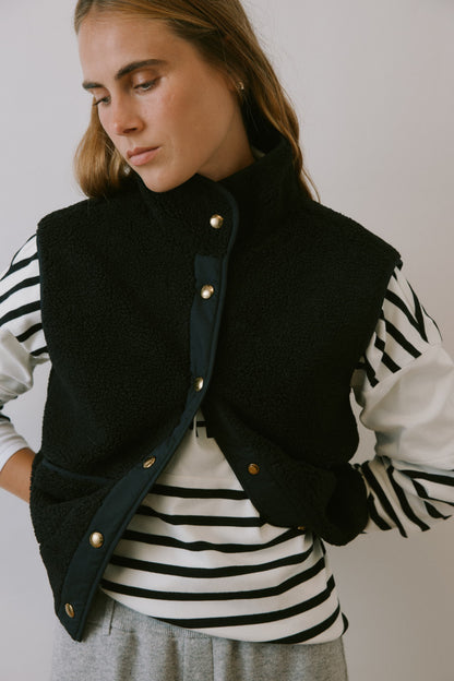 Vest Alba in Black