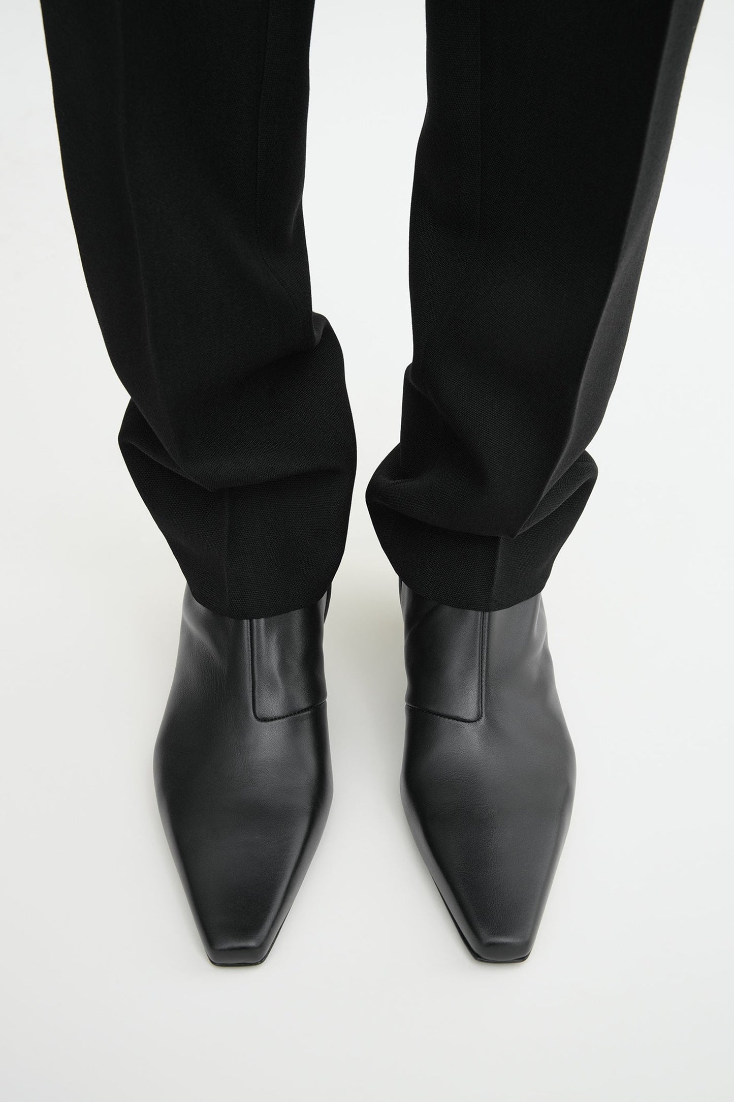 Boots The Slim Ankle in SchwarzToteme - Anita Hass