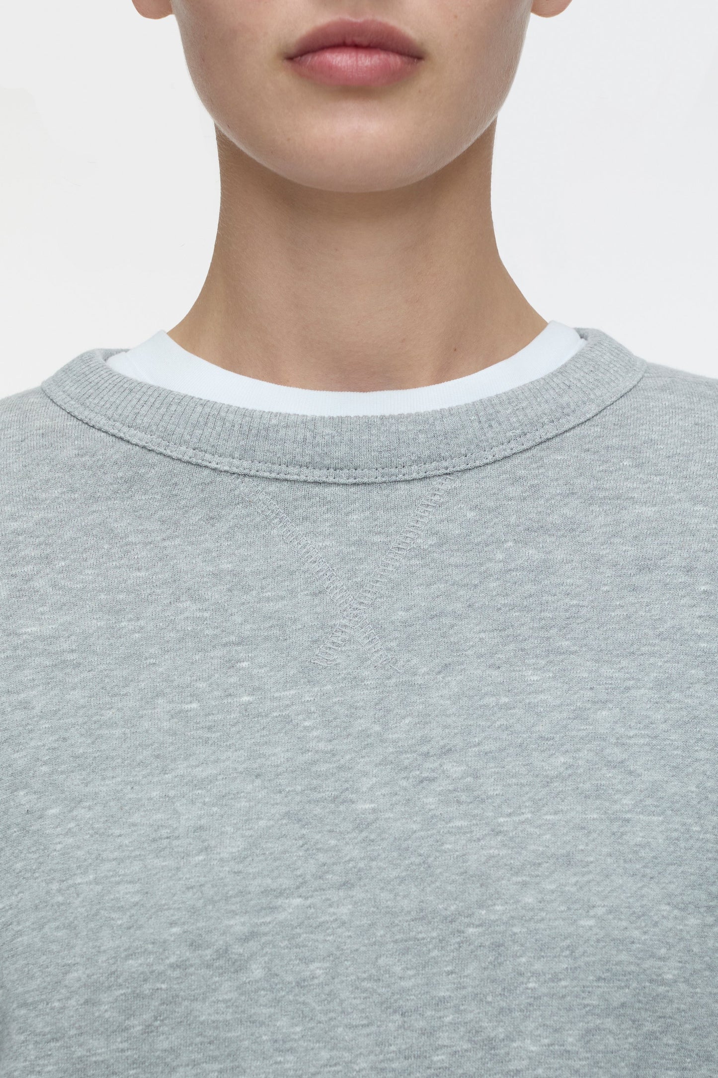 Sweatshirt in Light Grey MelangeClosed - Anita Hass