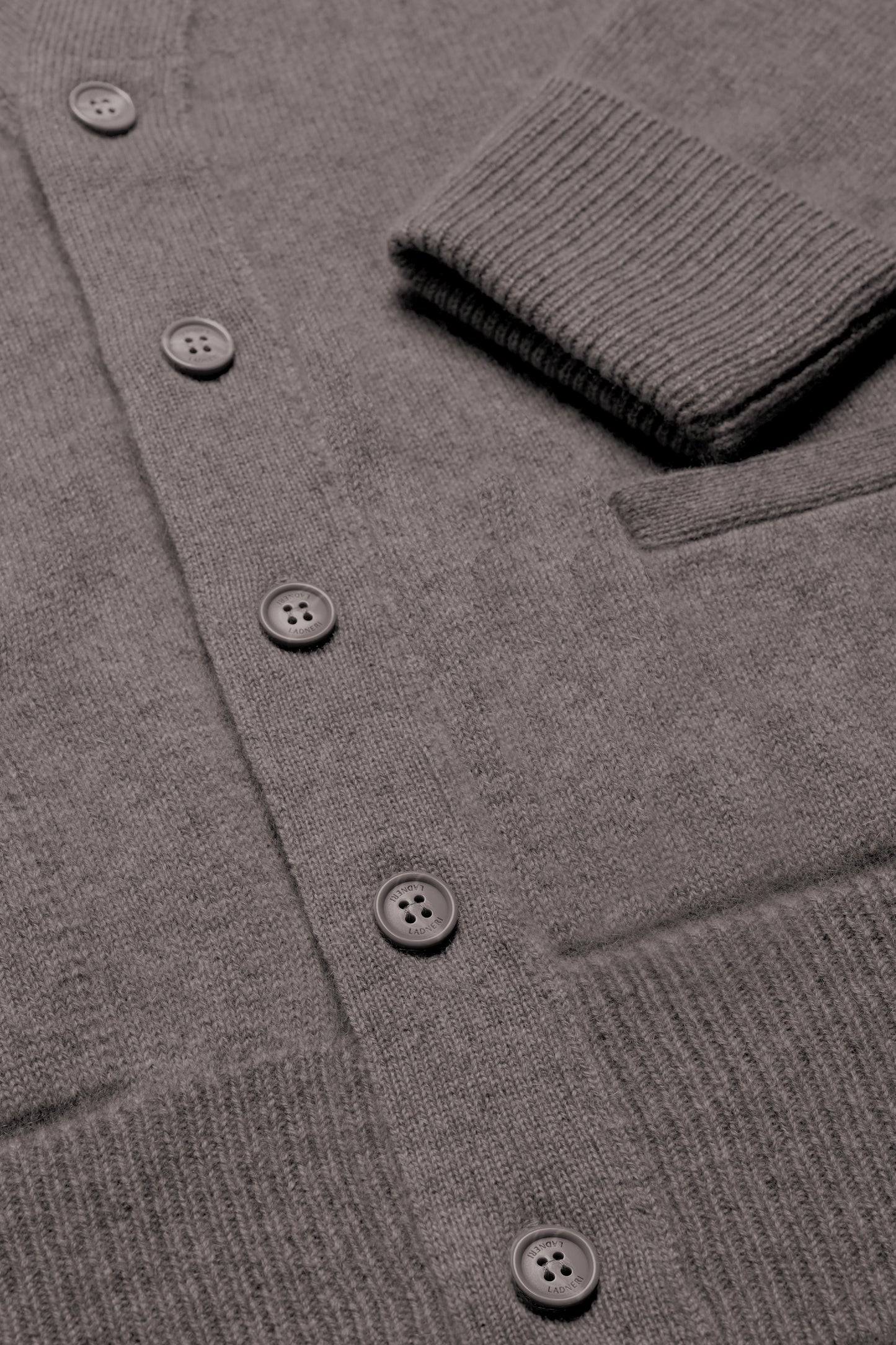 Cardigan Jimmy in Dark Brown MelangeLadneri Men - Anita Hass