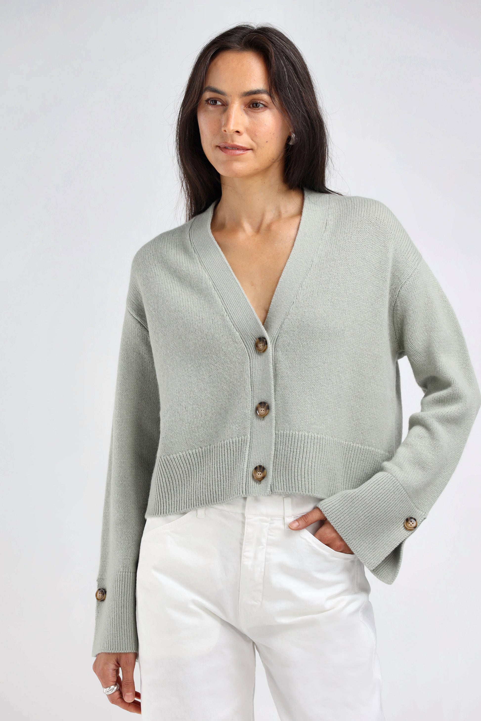 Cardigan Palais in LakeLadneri - Anita Hass