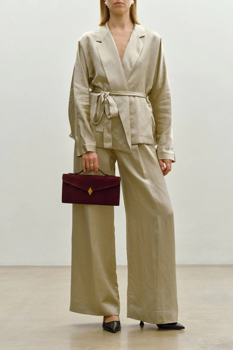 Clutch Edge in Amarone SuedeMétier - Anita Hass