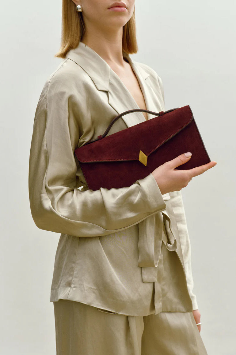 Clutch Edge in Amarone SuedeMétier - Anita Hass