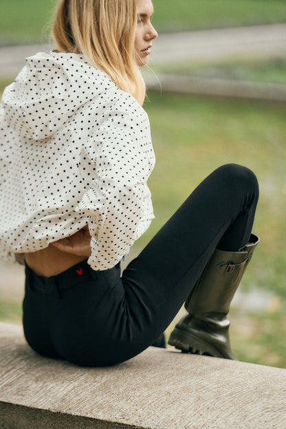 Hose Valley in SchwarzAnita Hass - Anita Hass