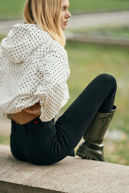 Hose Valley in SchwarzAnita Hass - Anita Hass