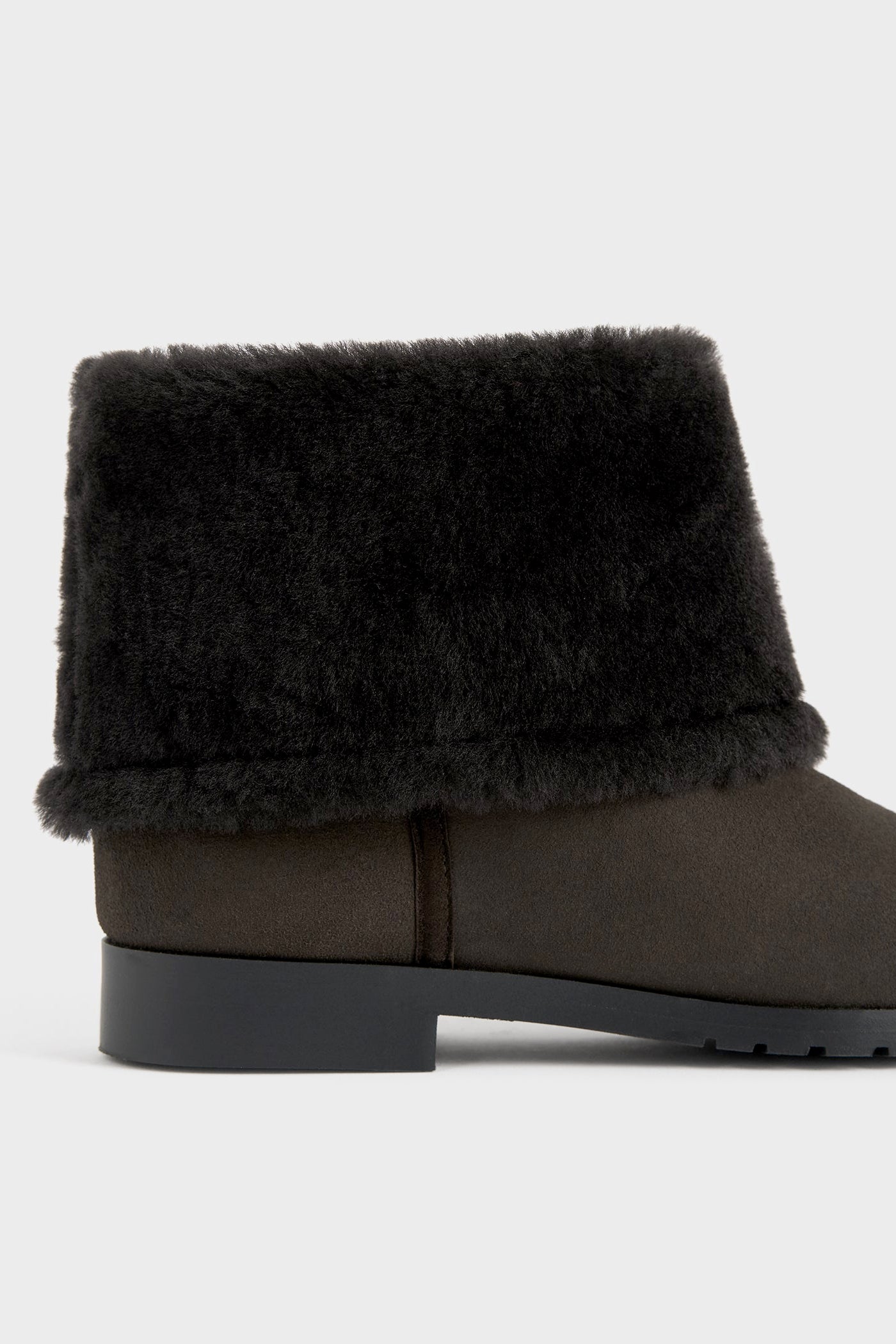 Boots Fold Down Shearling in PepperToteme - Anita Hass