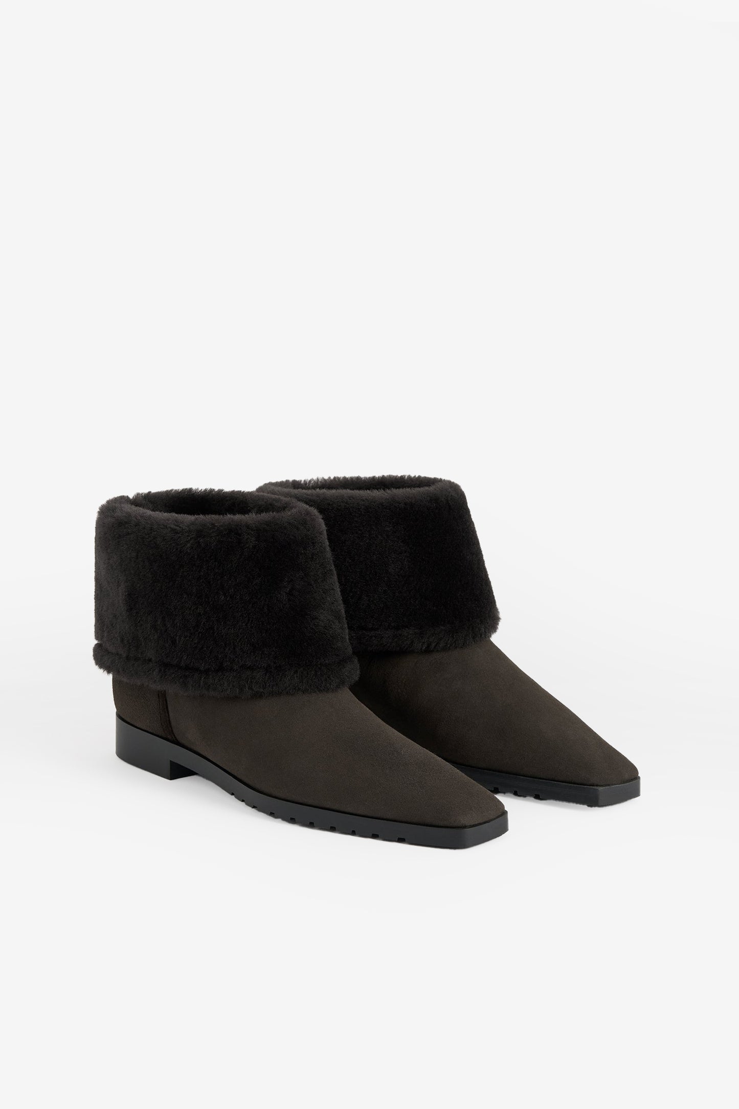Boots Fold Down Shearling in PepperToteme - Anita Hass