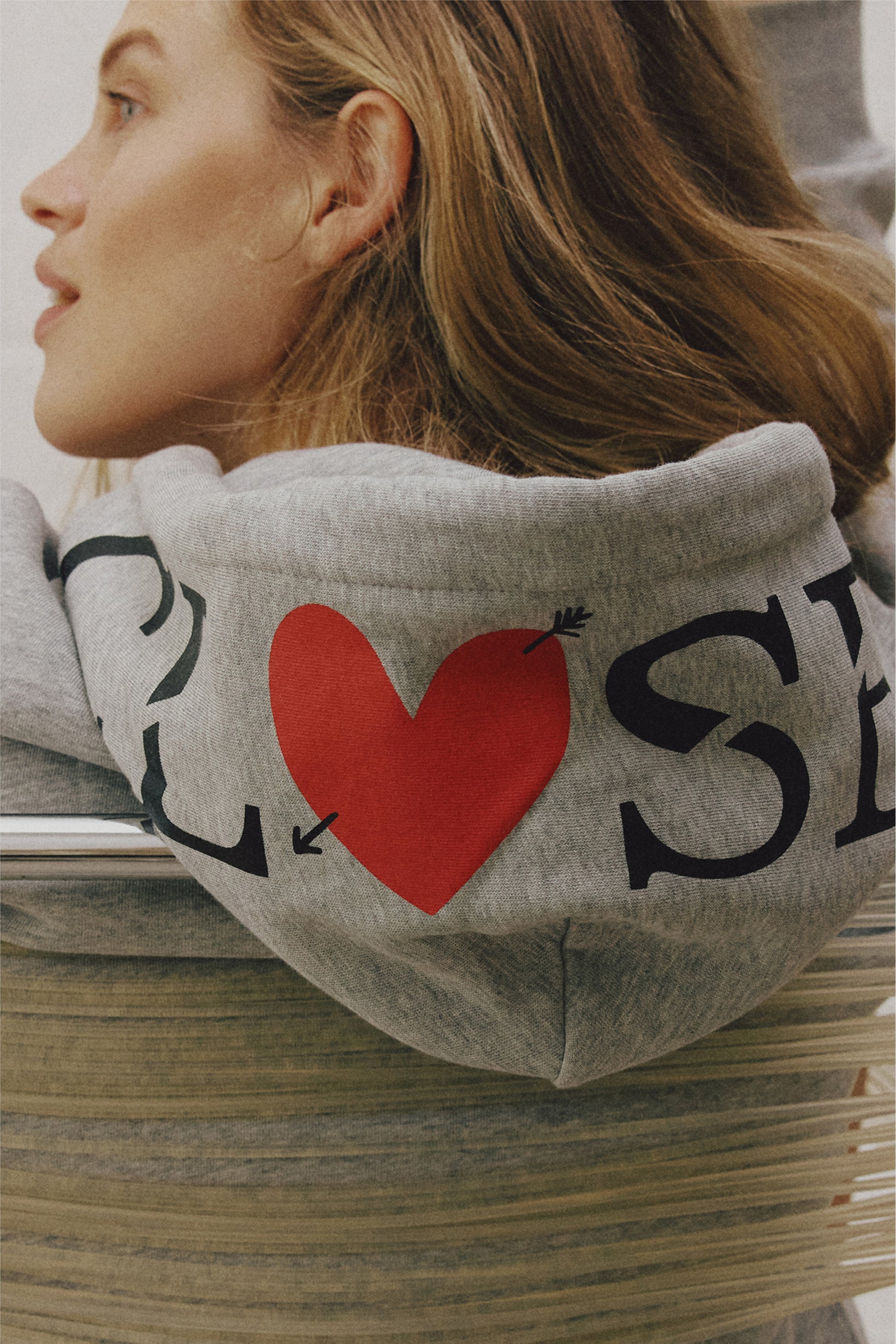 Hoodie 'Heart' in Heather GreyClosed x Anita Hass - Anita Hass