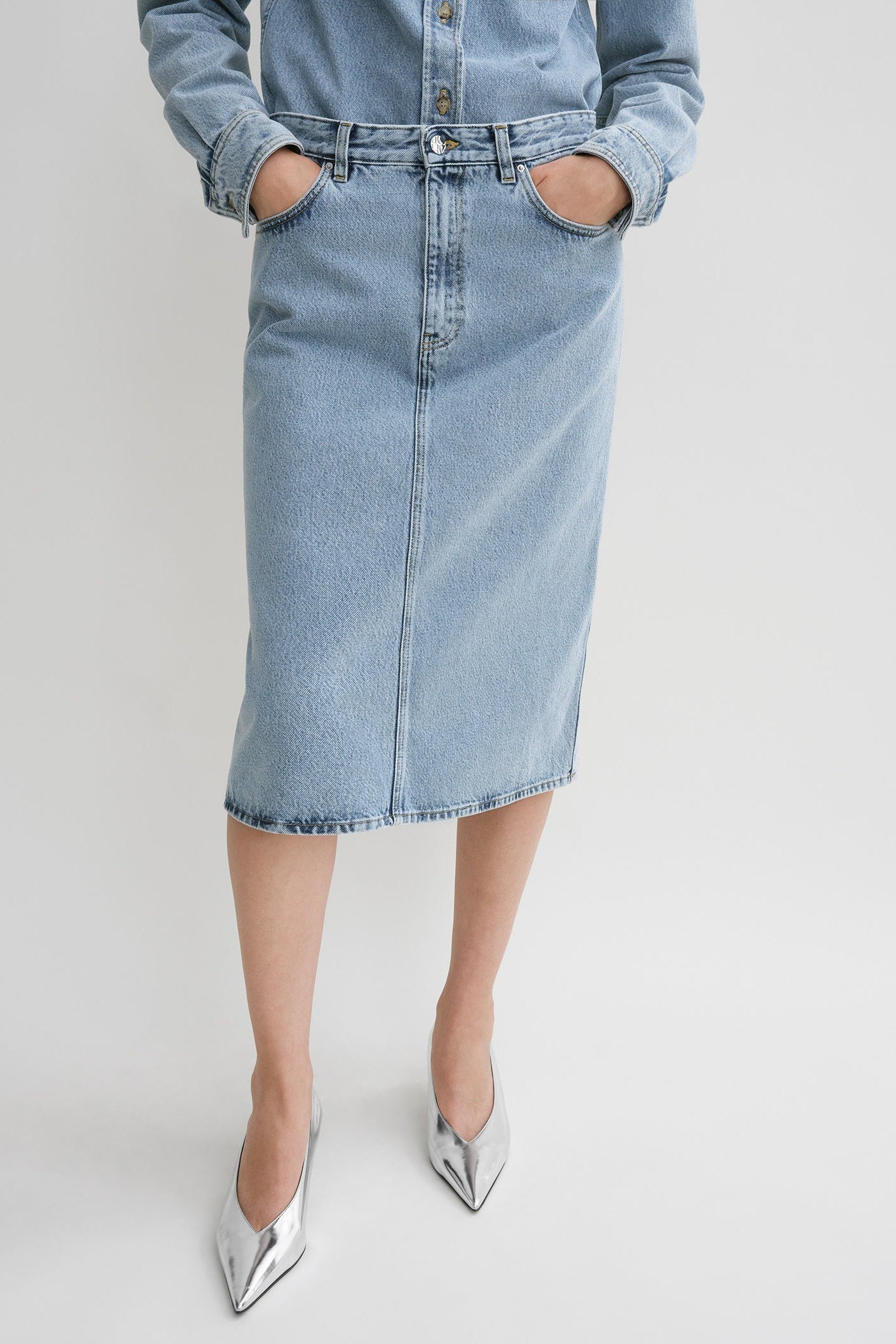 Jeansrock Midi in Cool BlueToteme - Anita Hass