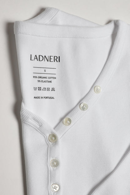 Greta de manga larga en blanco