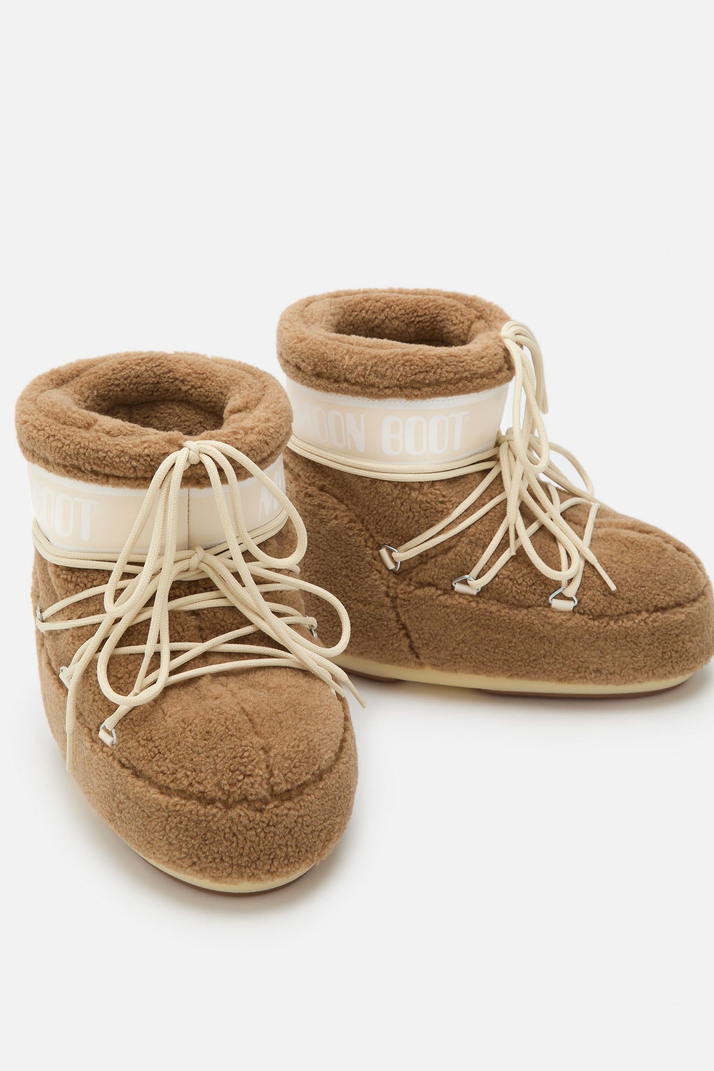 Moon Boot Icon Low Fleece in CamelMoon Boot - Anita Hass