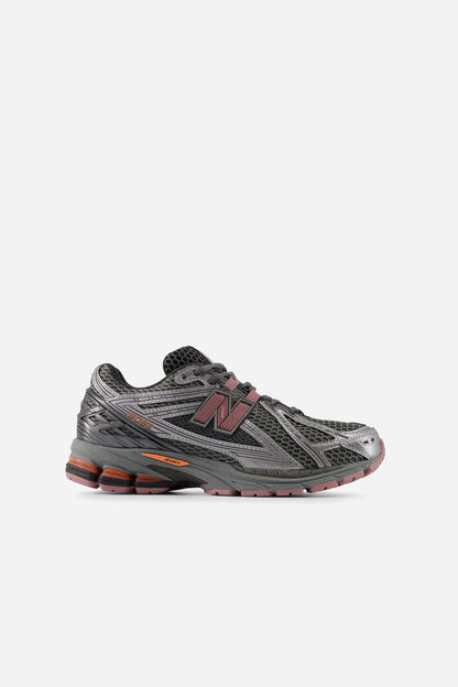 Sneaker 1906R in Silver/Rosewood