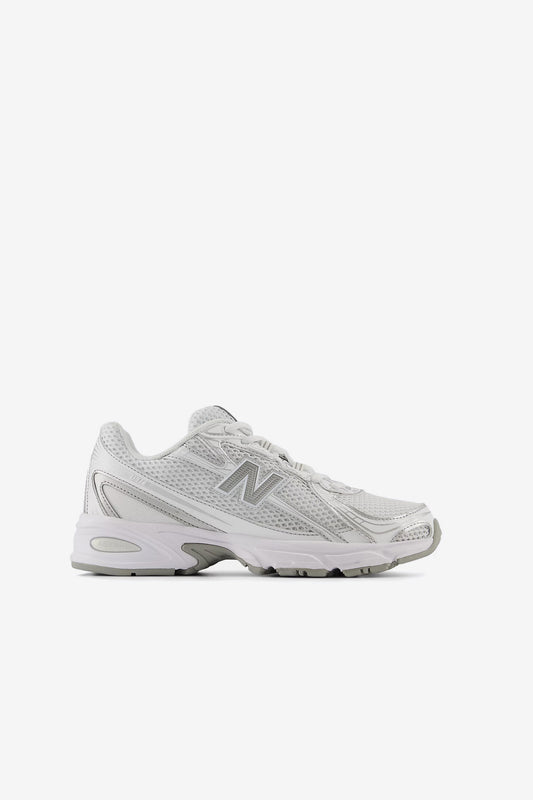 Sneaker 740 in White/Silver Metallic