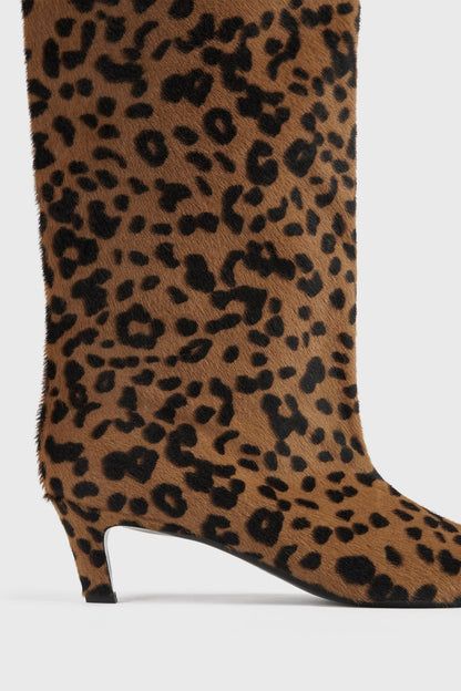 Stiefel The Wide Shaft in LeopardToteme - Anita Hass