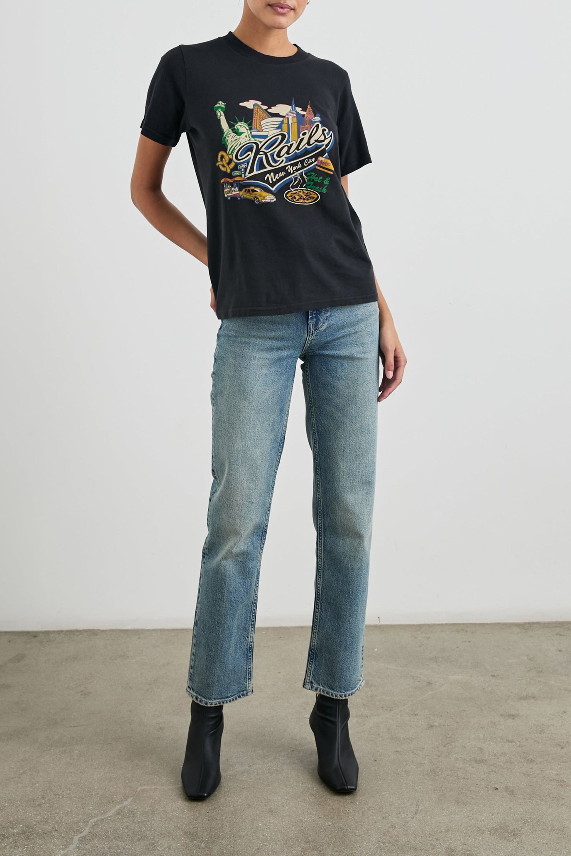 T-Shirt Boyfriend in New YorkRails - Anita Hass