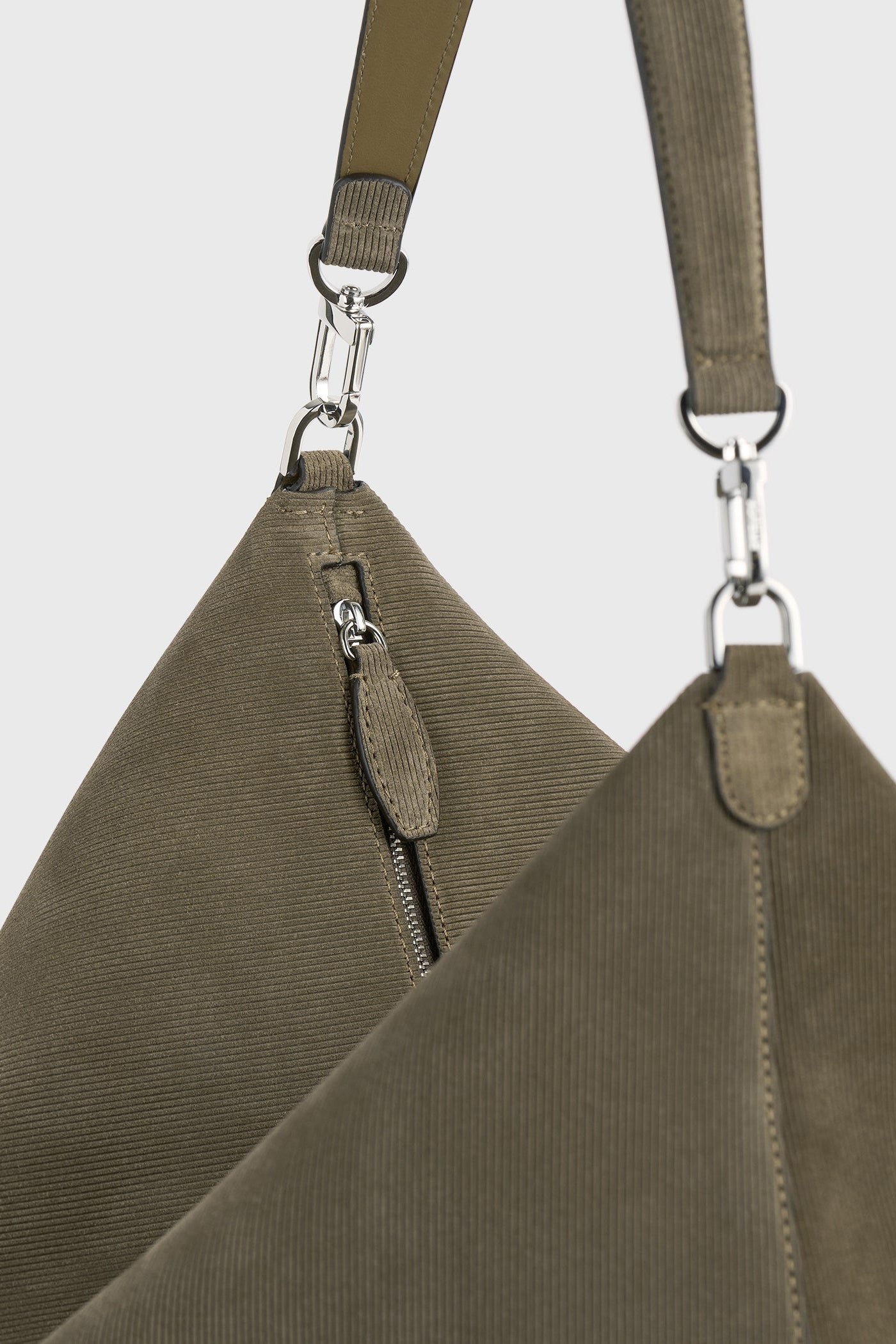 Borsa in velluto a coste Bevel in camoscio taupe scuro