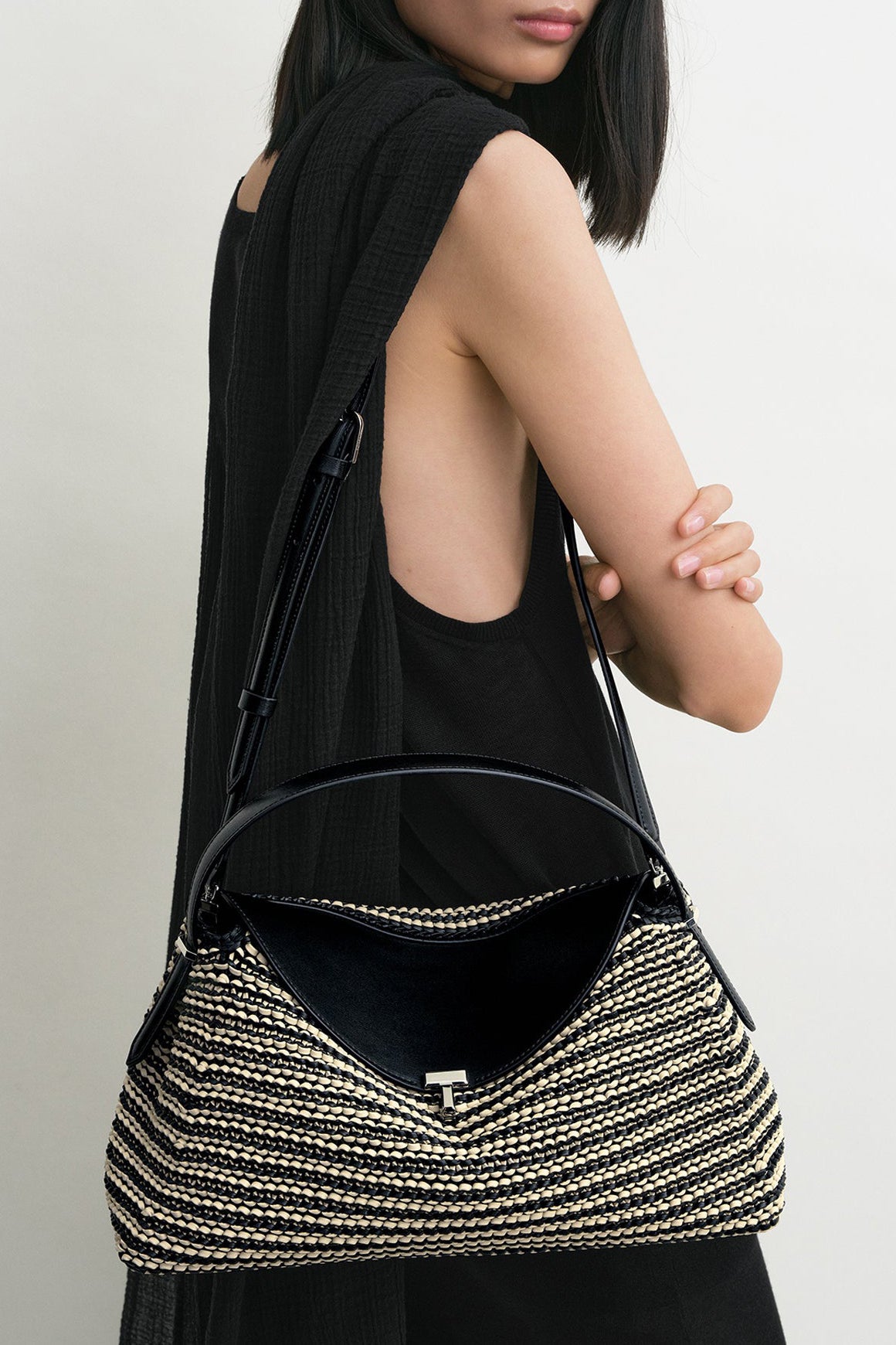 Tasche T-Lock Woven in Schwarz/SandToteme - Anita Hass
