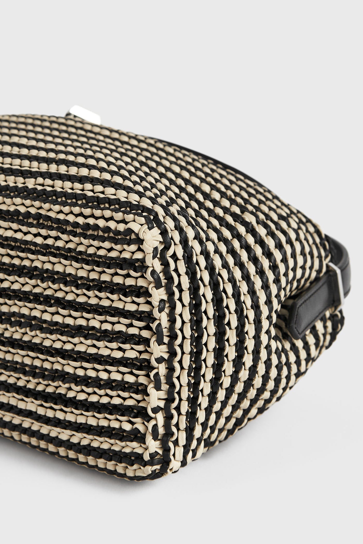 Tasche T-Lock Woven in Schwarz/SandToteme - Anita Hass