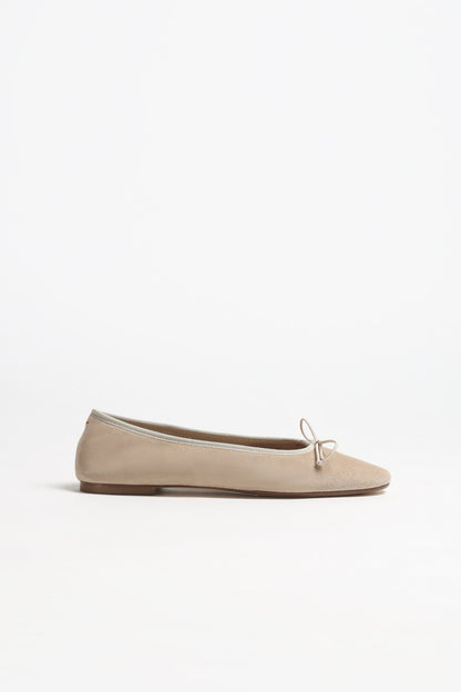 Ballerinas Tiby in Sand Suede Aeyde