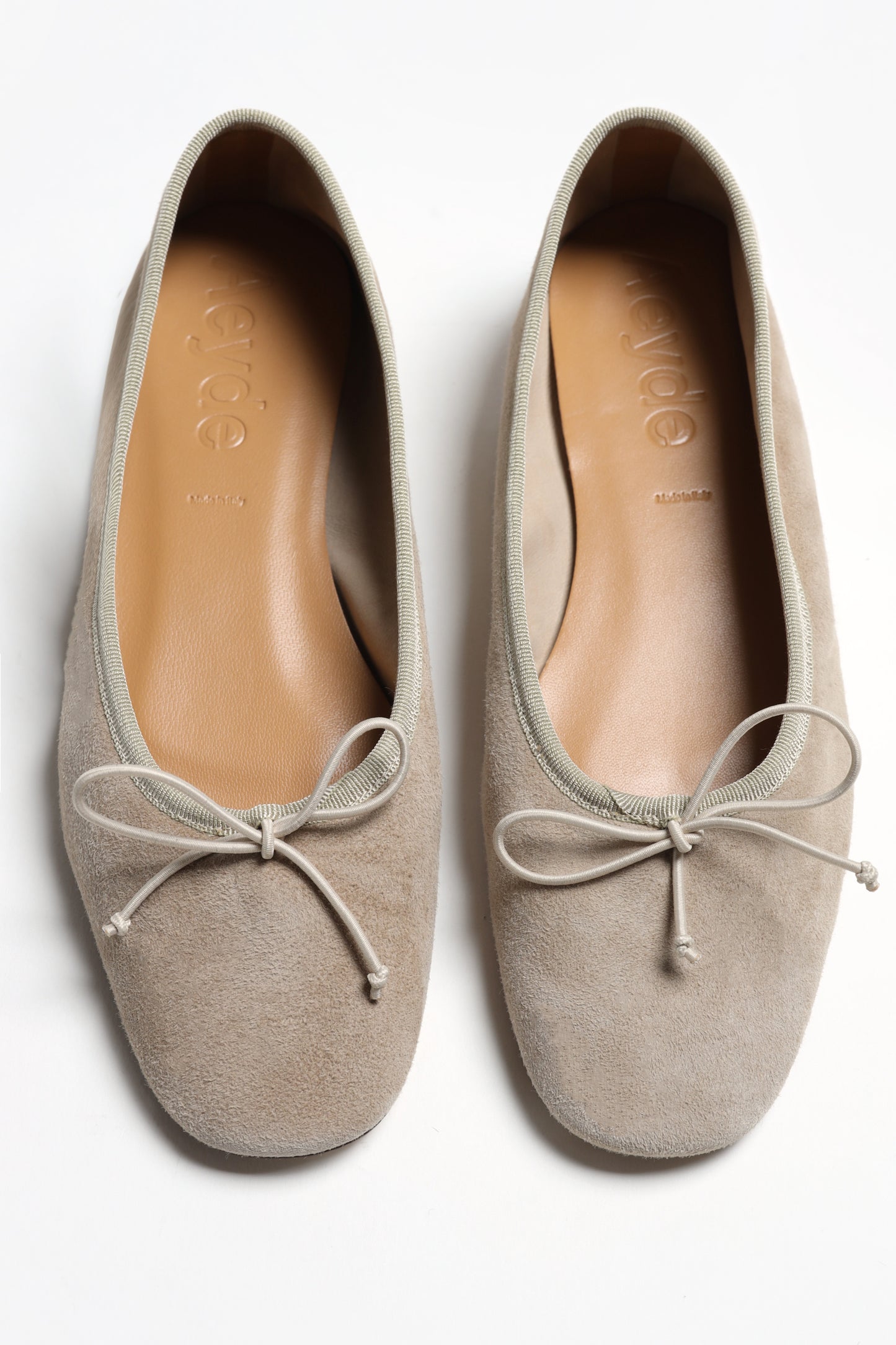 Ballerinas Tiby in Sand Suede Aeyde