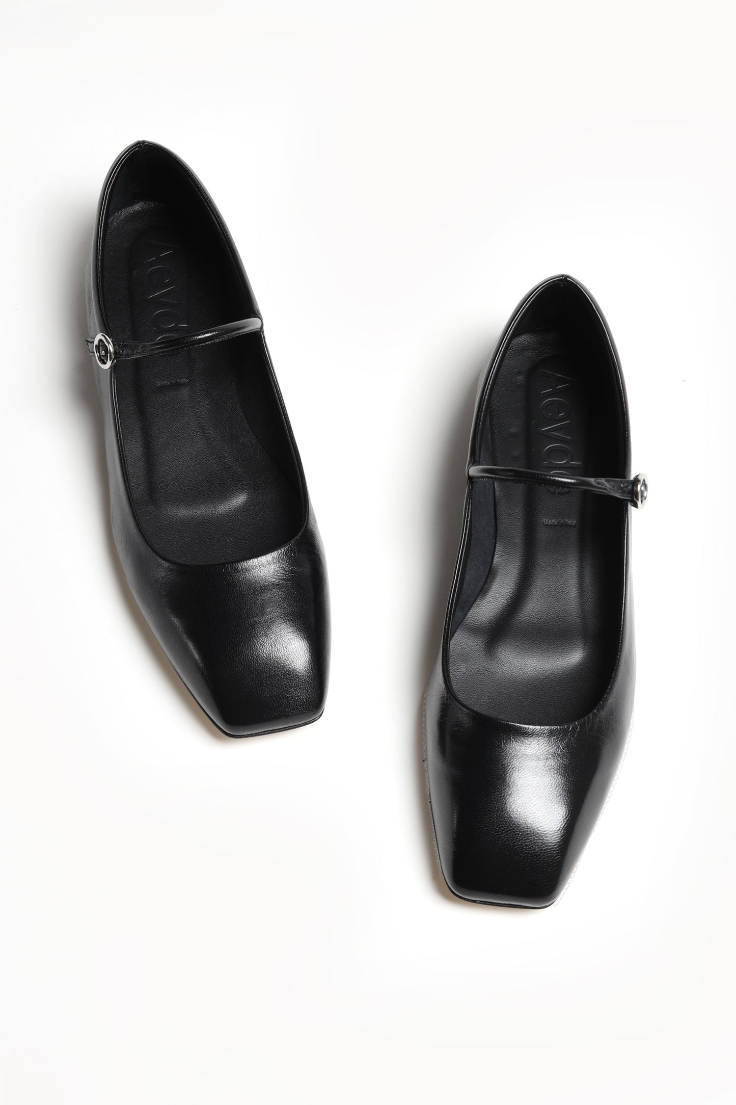 Ballerinas Uma in Schwarz aeyde