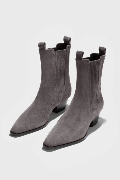 Boots Agata in Taupe Suede