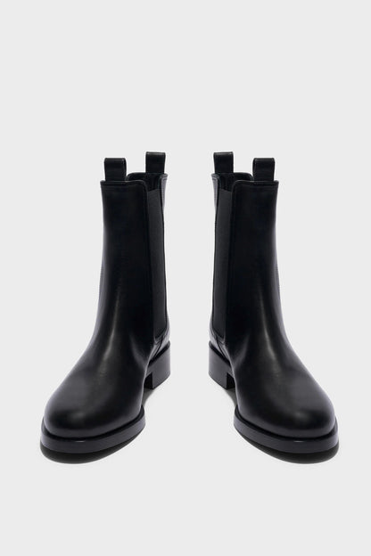 Boots Caspar in Black
