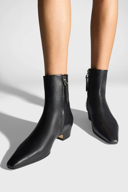 Boots Lilia in Schwarz Aeyde